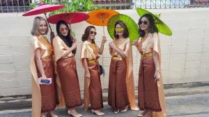 ชุดไทยเพื่อนเจ้าสาว เช่าที่แบมบี้ เวดดิ้ง ห้วยขวาง